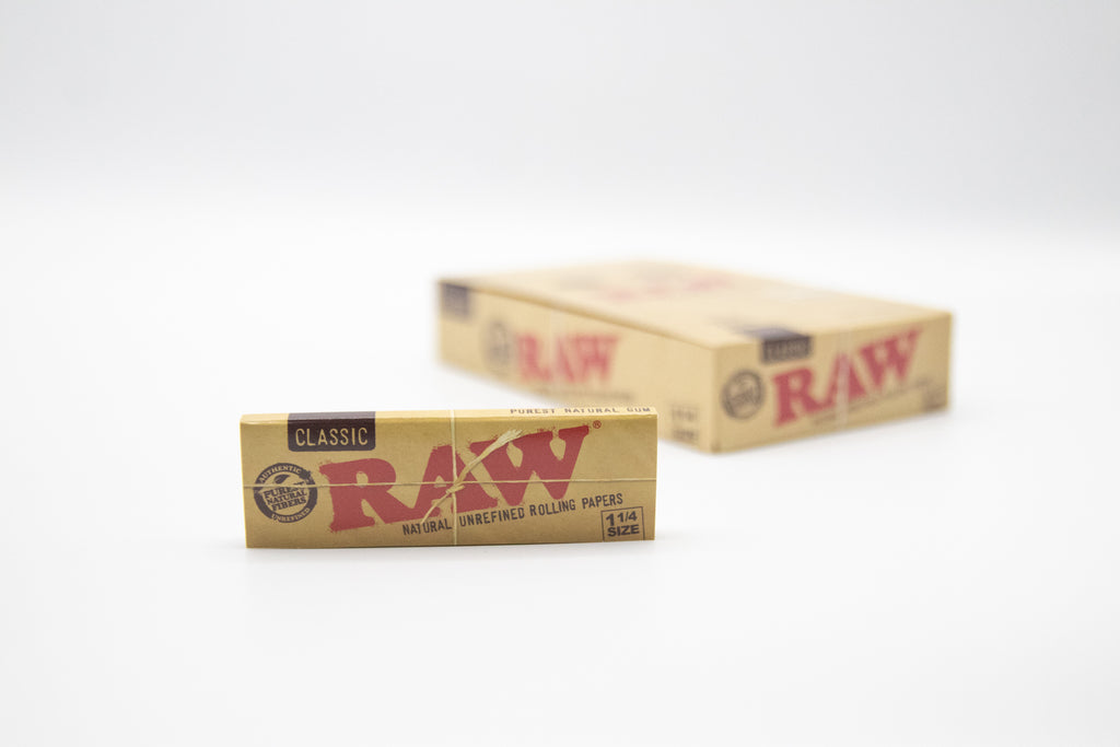  Raw Unrefined Classic 1.25 1 1/4 Size Cigarette Rolling Papers,  50 Count (Pack of 4) : Health & Household